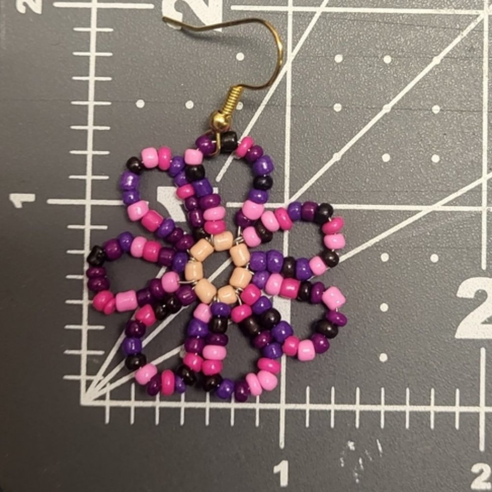 Large Purple Seed Bead Daisy Flower Earrings - Picture 3 of 4